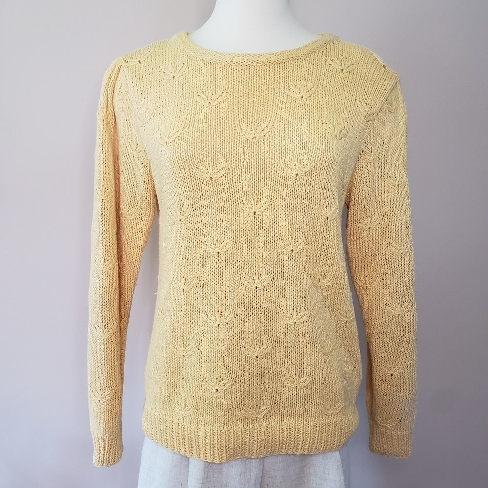 Vintage • soft oversized knit sweater
